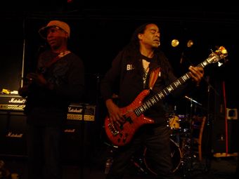 Větší verze po kliknutí. Koncert Afro-Punk Tour, Black Cat, Washington DC (1. 11. 2009): Living Colour