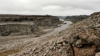 Větší verze po kliknutí. Island: Severovýchod - vodopády Dettifoss