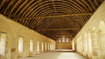 Větší verze po kliknutí. Burgundsko: Abbaye de Fontenay (dormitář)