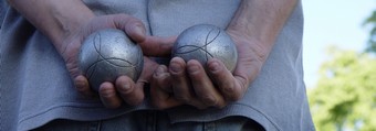 Větší verze po kliknutí. Turnaj v petanque Vajtovy koule (Vojnův Městec, 13. června 2009)